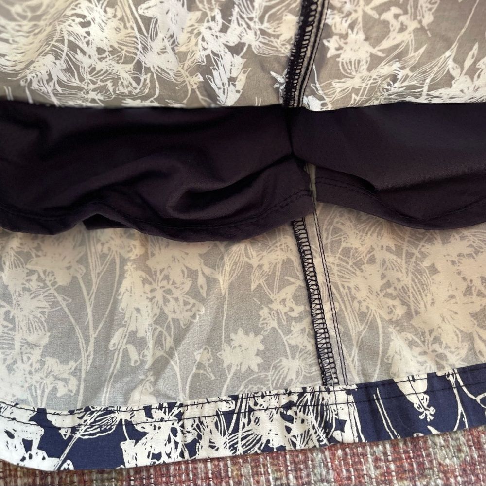 Women’s 6 Lee Riders mid rise Floral Navy and White Skort with pockets - Picture 11 of 11